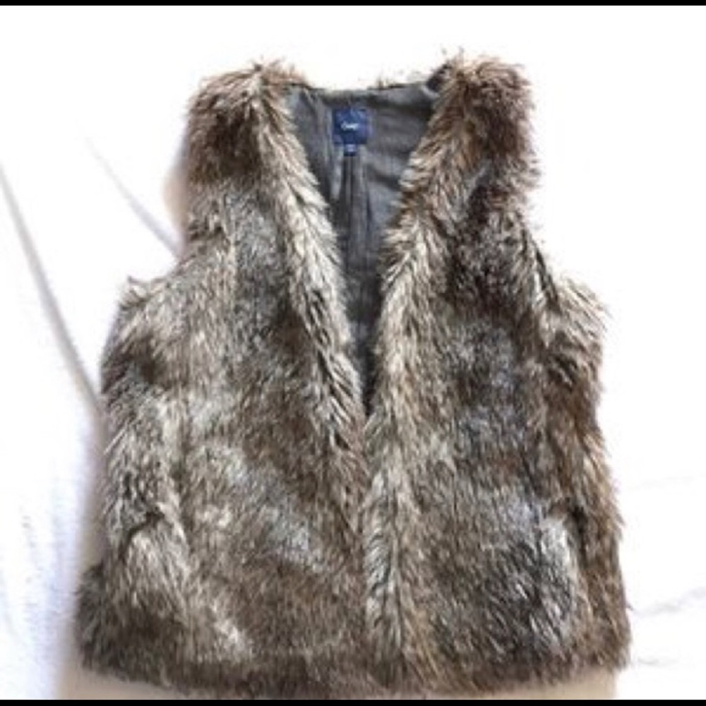 COPY - NWT Gap faux fur brown vest small